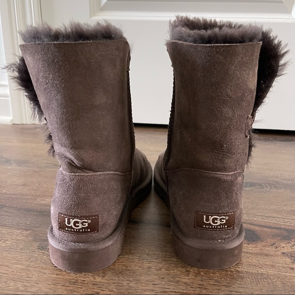 🆕UGG Chocolate Button Boot - Picture 4 of 5